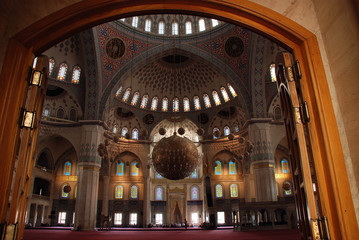 Fototapeta na wymiar Interior of the kocatepe mosque