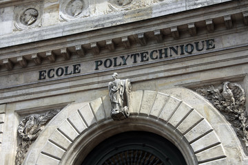 Façade de l'école Polytechnique à Paris