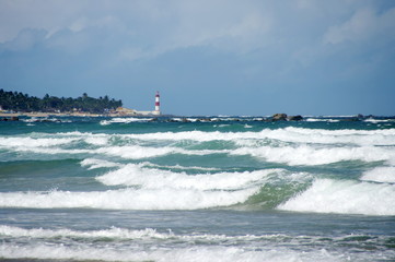 Plage et vagues blanches, Br&eacute;sil.