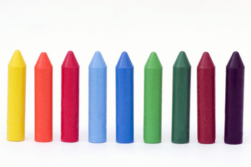 fila de ceras de colores