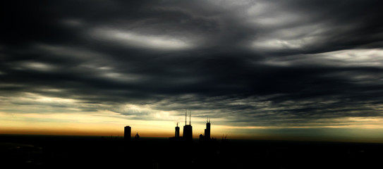 Amazing photograph of Chicago's skyline in silhouette