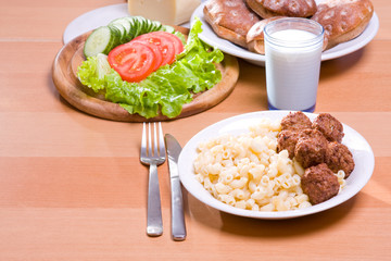 Meatballs and macaroni