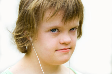 portrait d'enfant trisomique