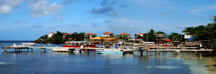 Cercles muraux Caraïbes Village de West End, capitale des plongeurs sur l& 39 île de Roatan, au Honduras.