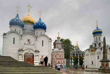 Fototapeta na wymiar Kościół w Siergijew Pasad, Rosji