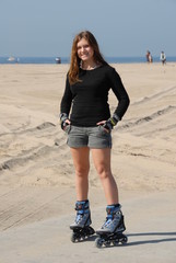 Teenager mit Inline Skates