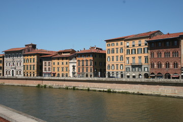 Fototapeta na wymiar Pisa, l'Arno