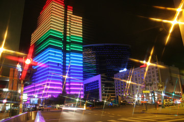 Fototapeta na wymiar Bruxelles skrzyżowaniem w nocy centrum biznesu