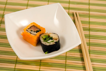 Plate from a susi and roll.