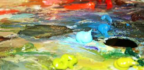 Multi - coloured oily paints