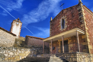 Iglesia y torre en Torete.