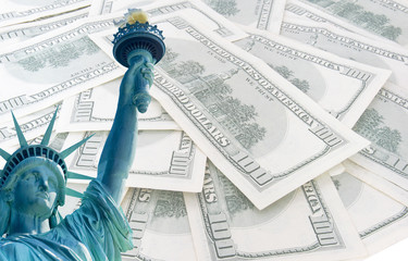 statue of liberty on 100 us dollars banknotes background © Alena Yakusheva