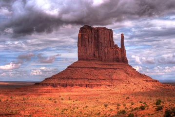 Papier Peint photo Lavable Canyon Stormy weather over Monument Valley