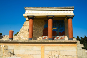 nice colourful picture of knossos palace on Crete