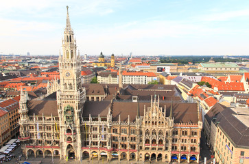 Fototapeta na wymiar Widok z lotu ptaka centrum Monachium z Peterskirche