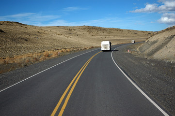 Fototapeta na wymiar Bus w Patagonii II