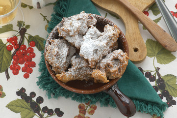 Frittelle di castagnaccio - Fritloz - Dolci Emilia Romagna