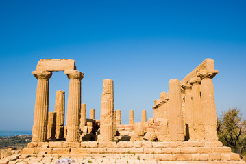 Fototapeta na wymiar dorycki świątynia Juno w Agrigento