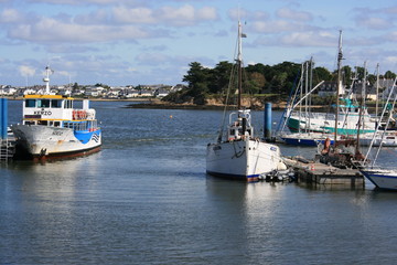 Navires à Port-Louis (Morbihan, Bretagne)