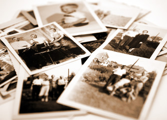 Stack of old photos - obrazy, fototapety, plakaty