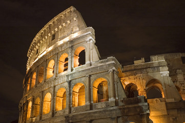 Fototapeta na wymiar Włochy Starszy amfiteatr - Koloseum w Rzymie