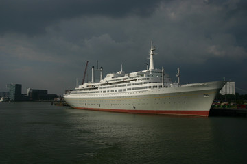 Fototapeta na wymiar SS Rotterdam