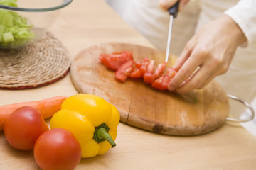 Making a meal of vegetable salad