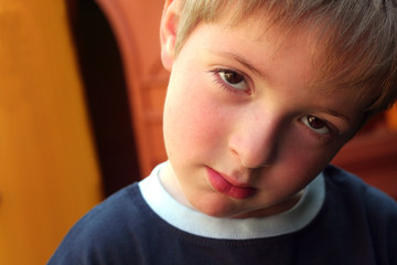 l'enfant fait la tête