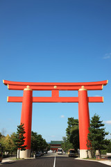 Fototapeta na wymiar ogromna brama Torii w Kioto