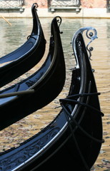 Gondoles sur le grand canal à Venise