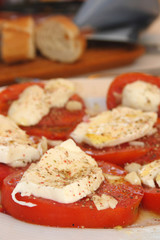 Mozzarella auf Tomaten