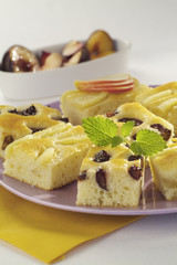 Sponge Cake with Fruit