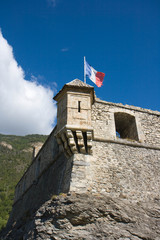 Au pied du rempart