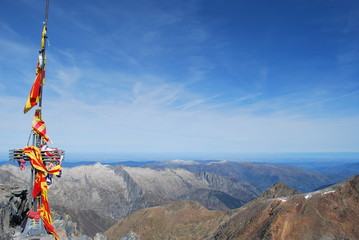 Vue du toit de l'Ari&egrave;ge, pic d'Estats