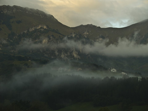 anochece en el valle de araiz