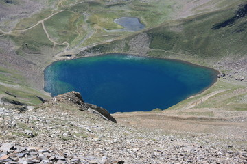 Le lac d'Oncet au pied du Pic du Midi de Bigorre (Pyrénées)