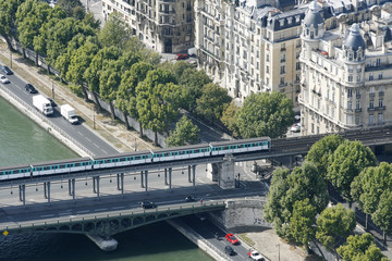 Pont de Bir Hakeim Paris