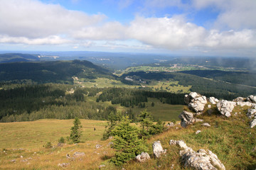Fototapeta na wymiar Jura płaskowyżu widać z Dole