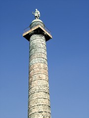 Haut de la Statue, Place Vend&ocirc;me, Paris