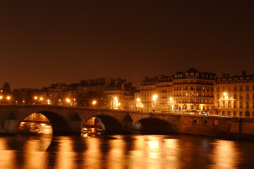 Fototapeta premium Bridge on Seine river in Paris, France