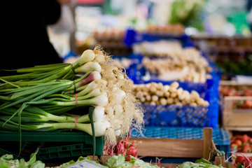 fresh onions at the farmer's market in Germany