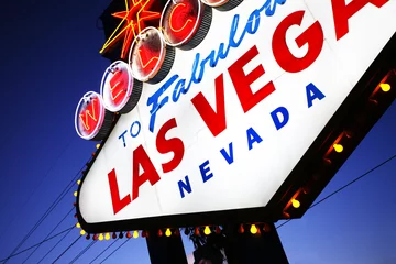 Schilderijen op glas Welcome to Las Vegas sign close-up. Las Vegas, Nevada, USA © logoboom