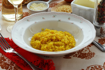 Risotto alla mlanese - Primi - Ricetta della Lombardia