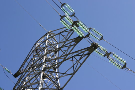 pylone avec cables