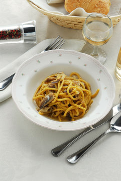 Bigoli con aole de lago salade - Primi - Ricetta del Veneto