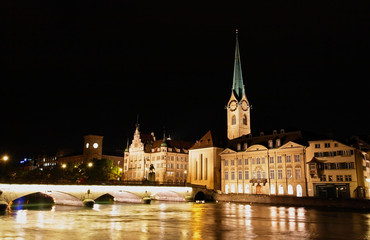Fototapeta na wymiar The night view of the Fraumunster church in Zurich Switzerland