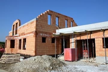 Neubau eines Hauses mit Ziegel