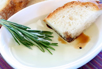 Appetizer of Thick Bread with Dipping Oil and Balsamic Vinegar