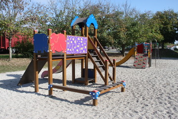 aire de jeux pour enfants © emanelda
