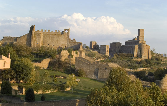 cartolina parte antica di tuscania